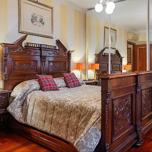 2* Pensjonat Regal House Navigatori 23
